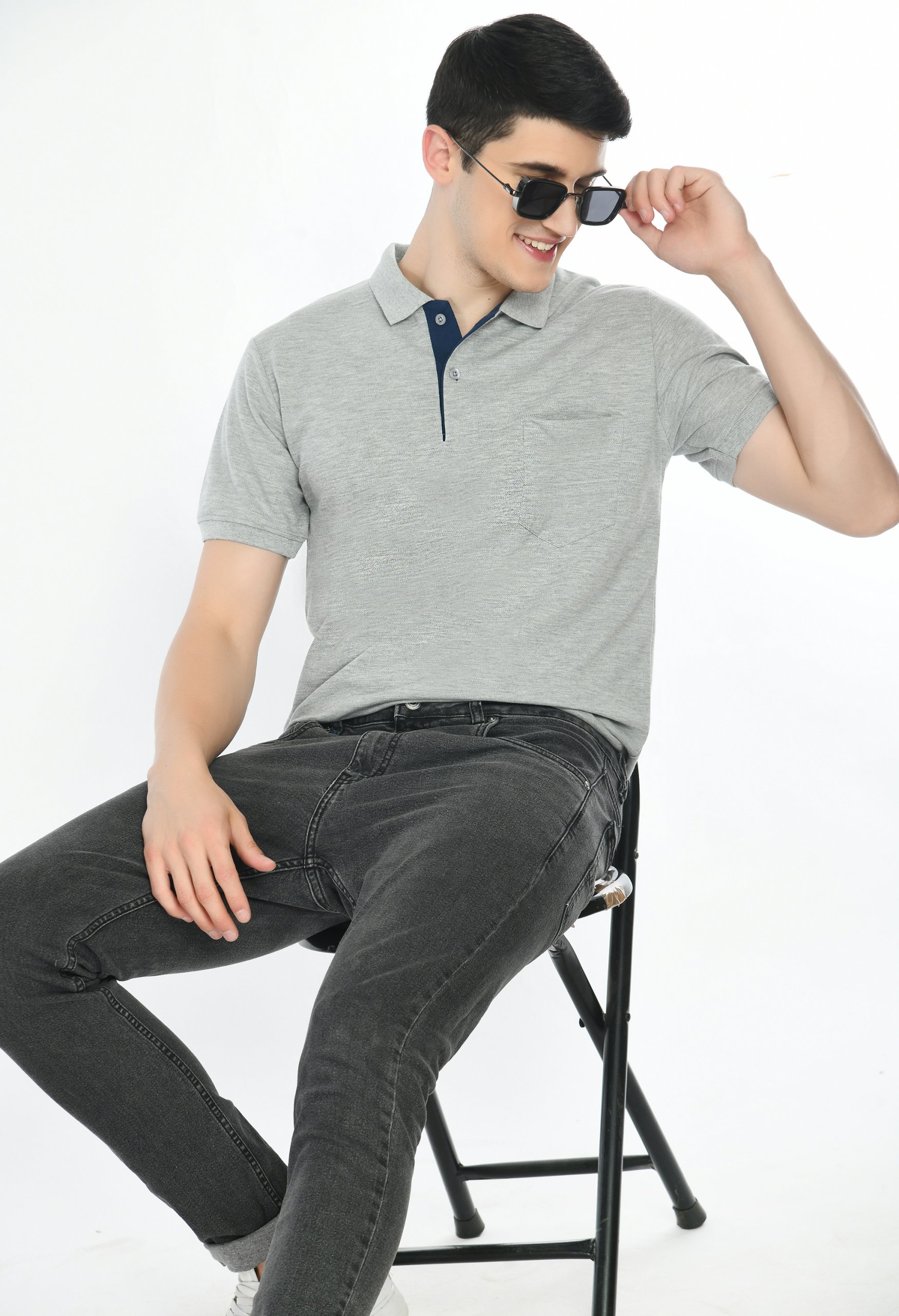 Grey Coloured T Shirt by Deerdo