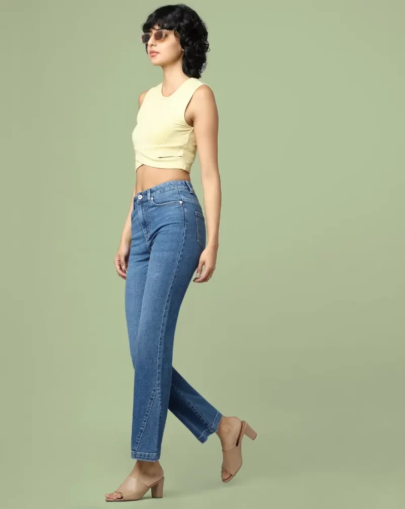 BLUE HIGH RISE FLARED JEANS
