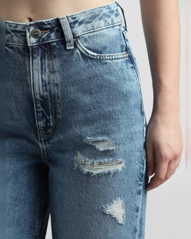 BLUE HIGH RISE DISTRESSED STRAIGHT FIT JEANS
