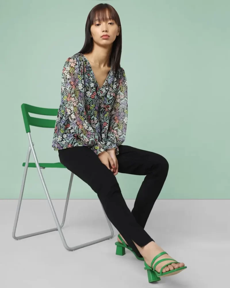 BLACK MID RISE SKINNY JEANS