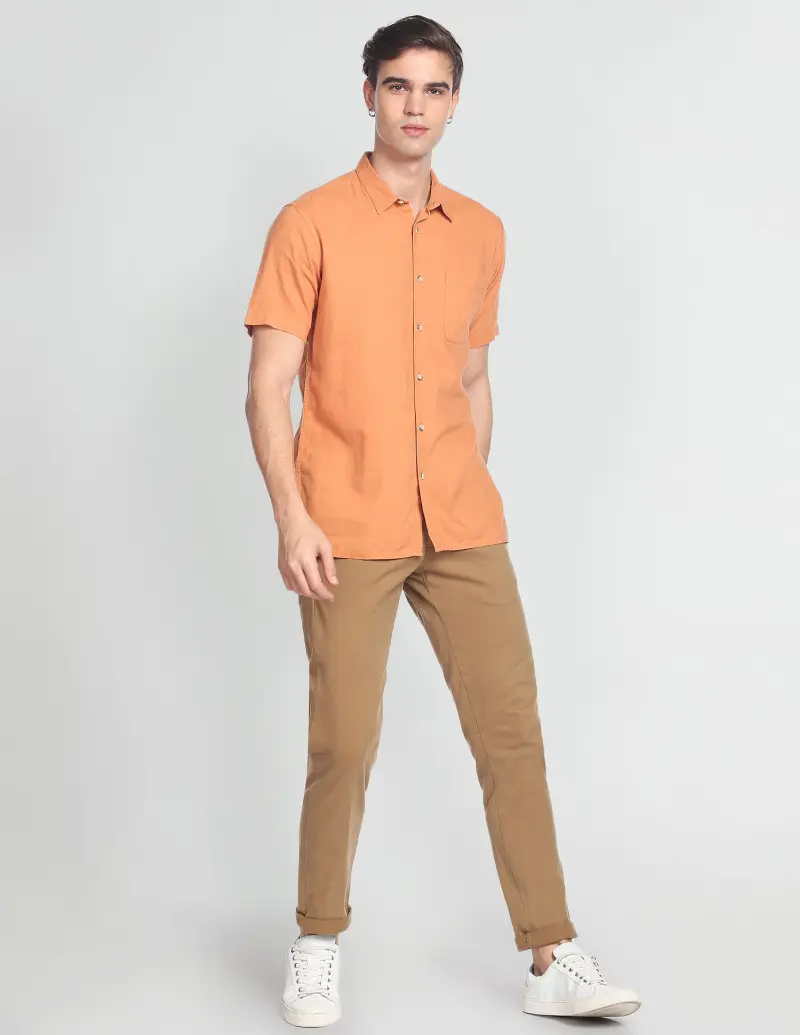 Spread Collar Solid Slim Fit Casual Shirt
