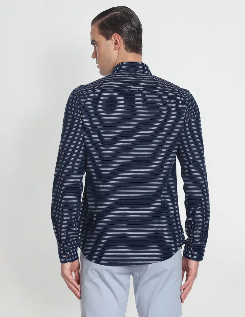 Spread Collar Horizontal Stripe Casual Shirt