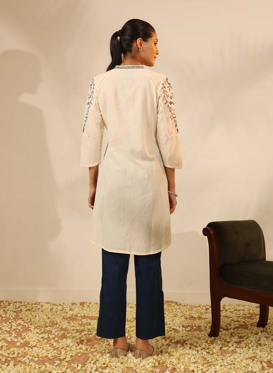 Ivory Knee-Length Embroidered Kurta