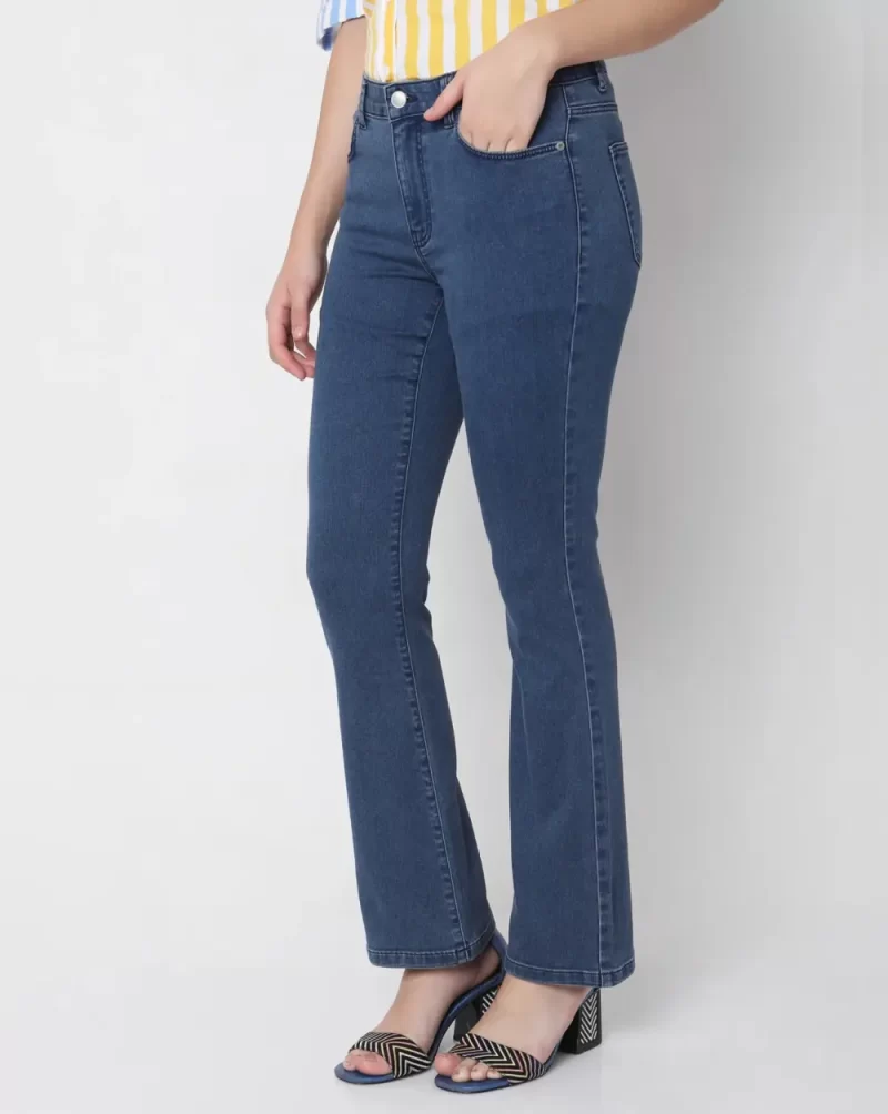 BLUE MID RISE BOOTCUT JEANS