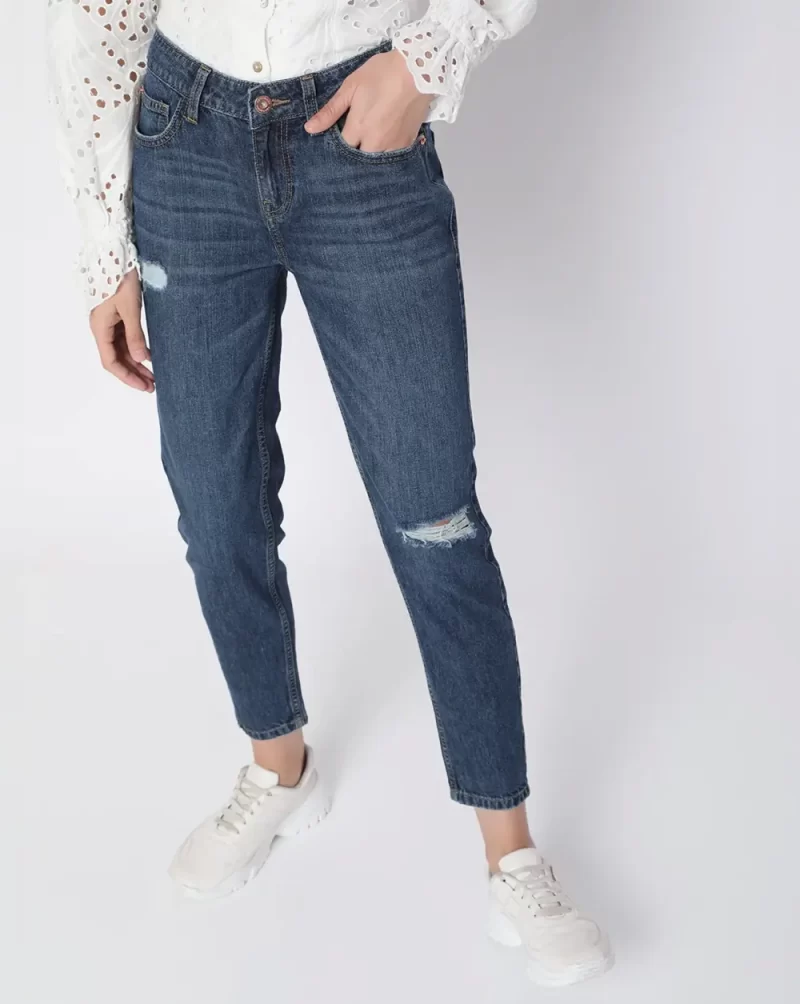 BLUE MID RISE DISTRESSED STRAIGHT FIT JEANS