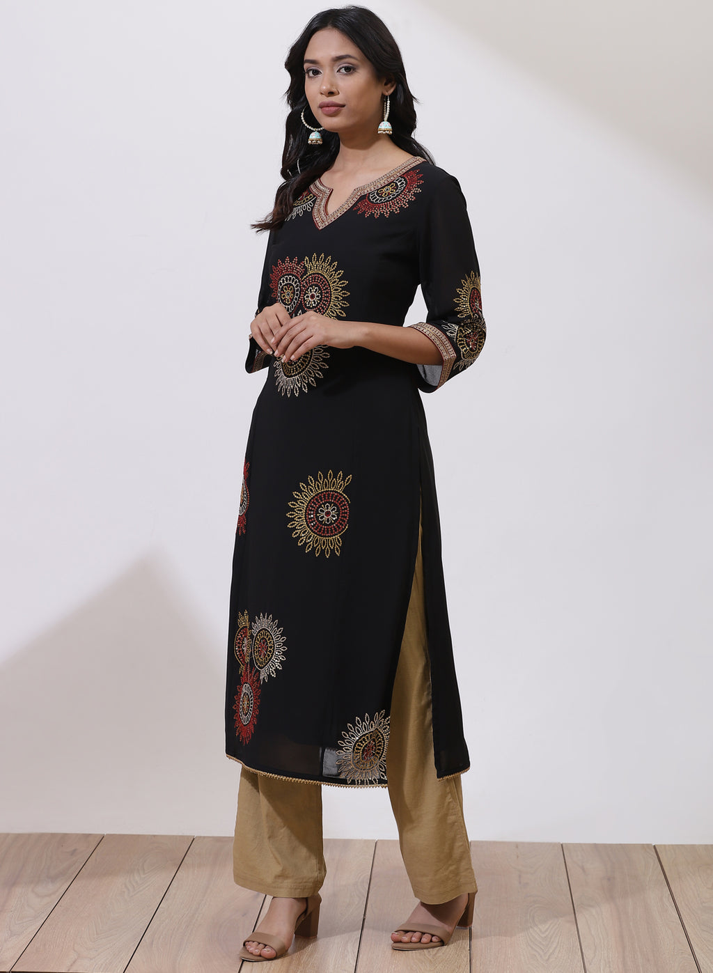 Black Phool Collection Kurta With Zari Embroidery