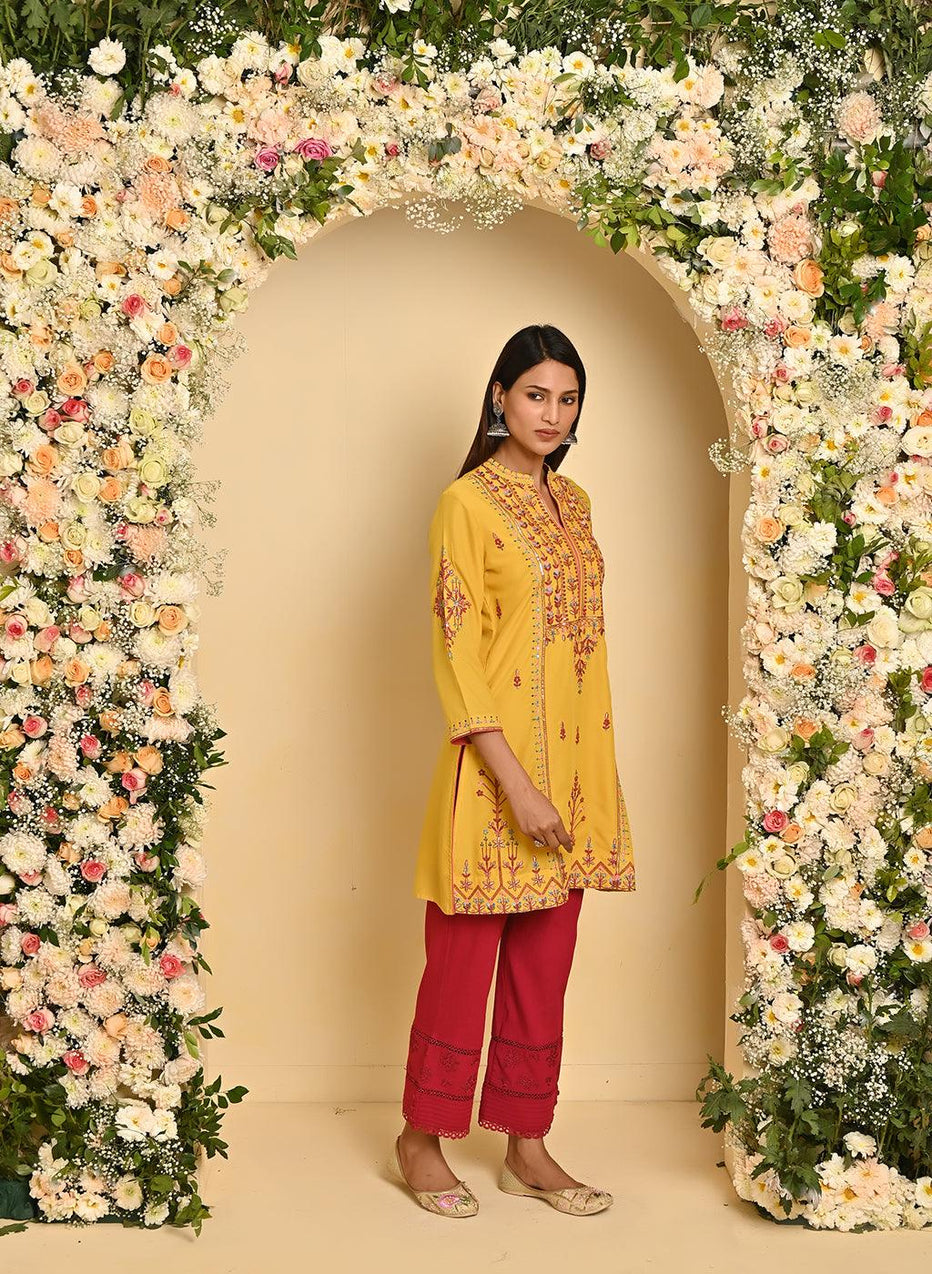 Mustard Embroidered Thigh-Length Kurti With 3/4Th Sleeves