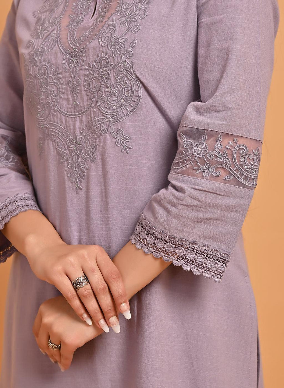 Lavender Kurta Set With Intricate Embroidery