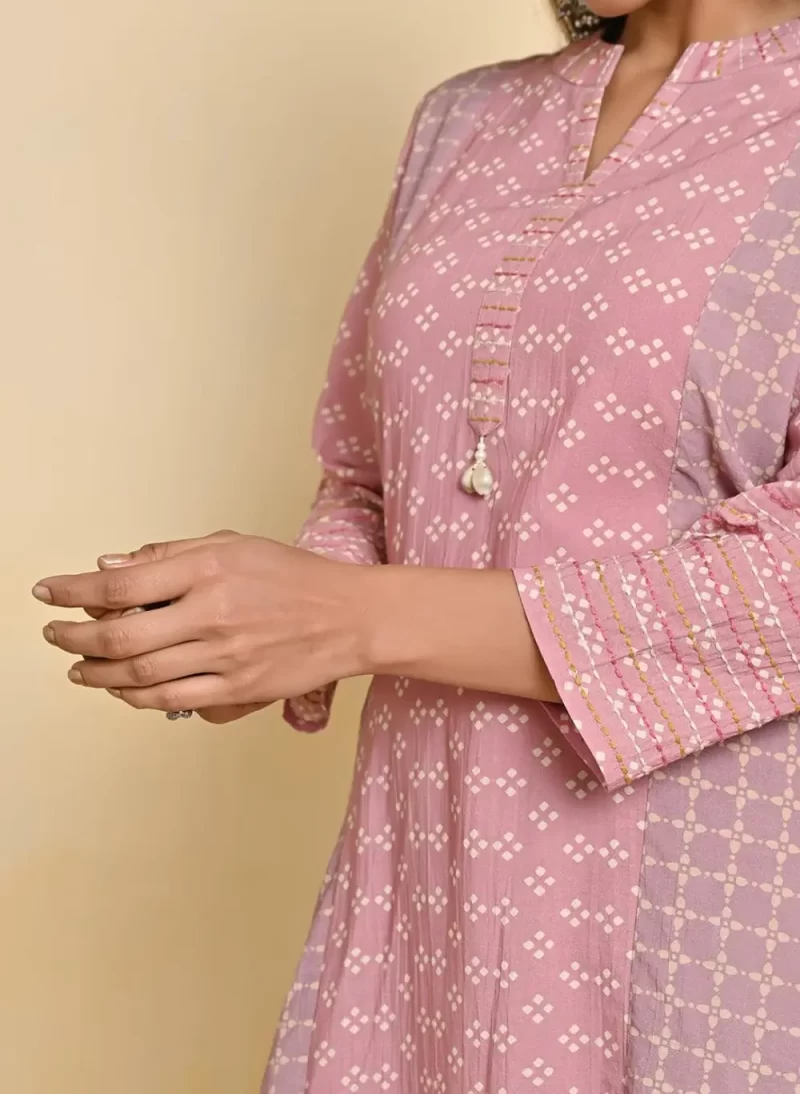 Lavender Printed Kurta With Threadwork And 3/4Th Sleeves