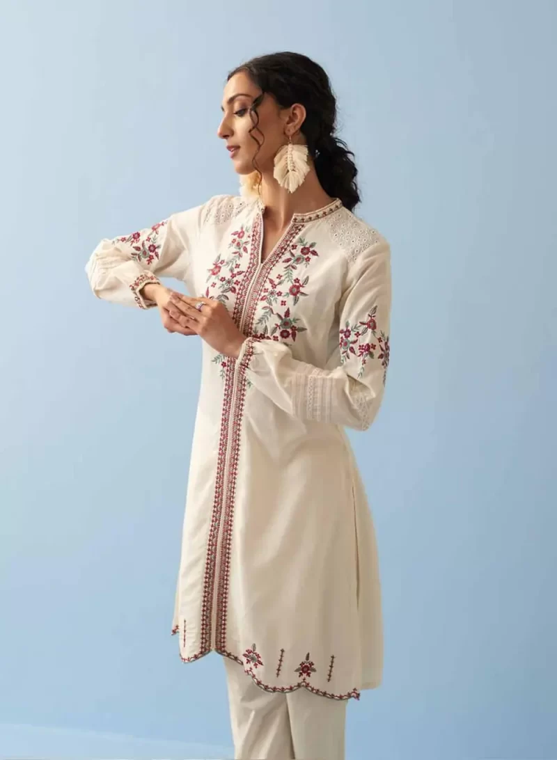Ivory Embroidered Kurta For Women With Puffed Sleeves