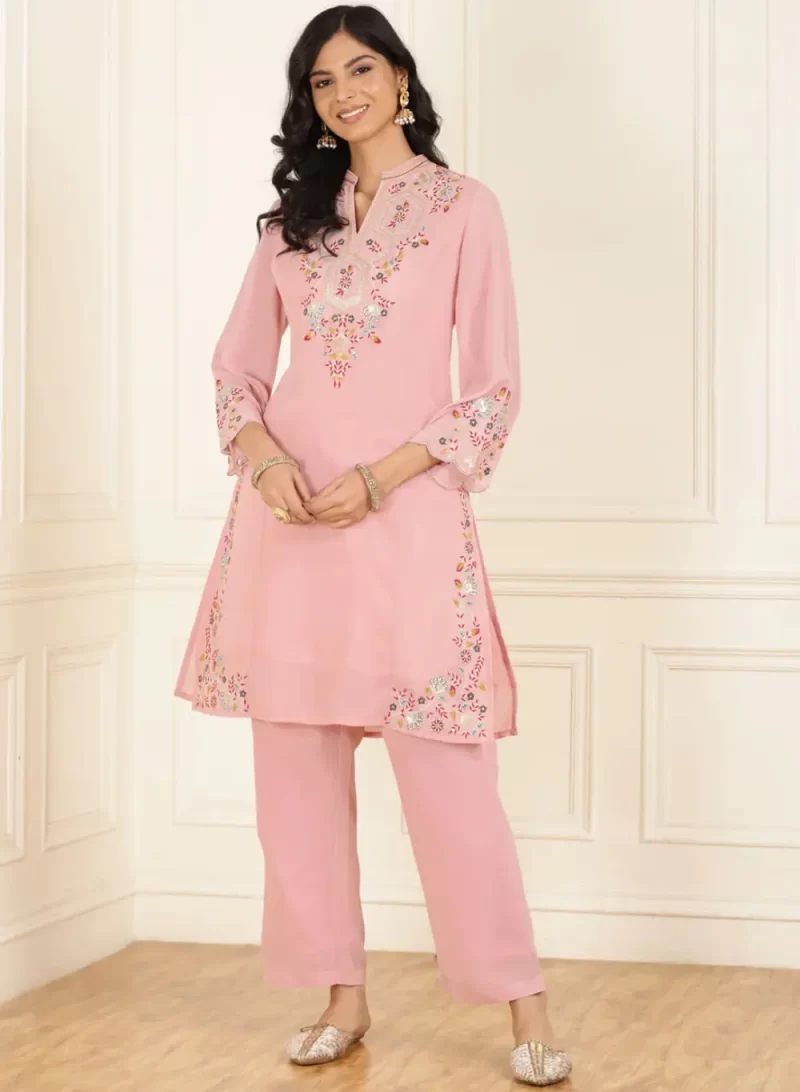 Pink Kurta Set With Floral Embroidery And Zari Work