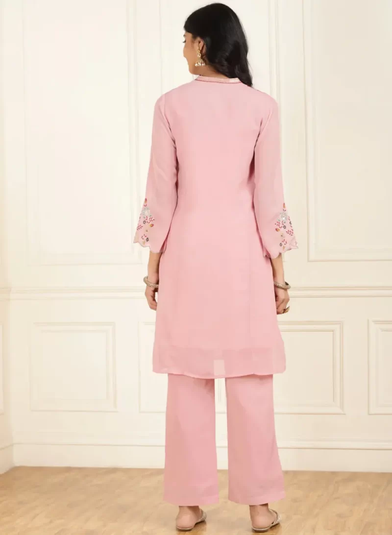 Pink Kurta Set With Floral Embroidery And Zari Work