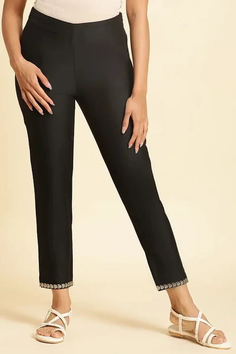 Black Silm Pants With Embroidered Border