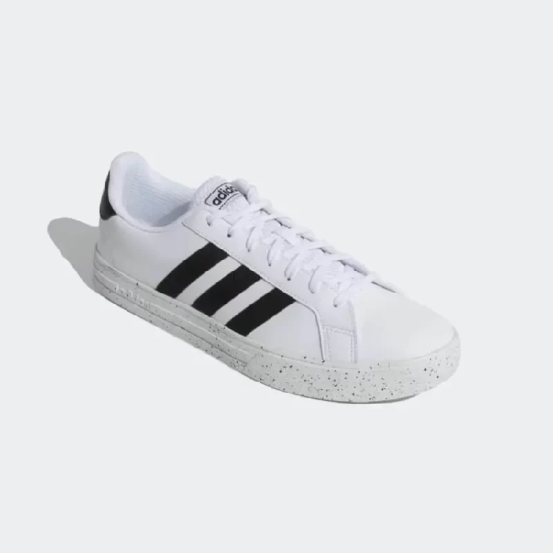 Adidas 
Men Street Stunner