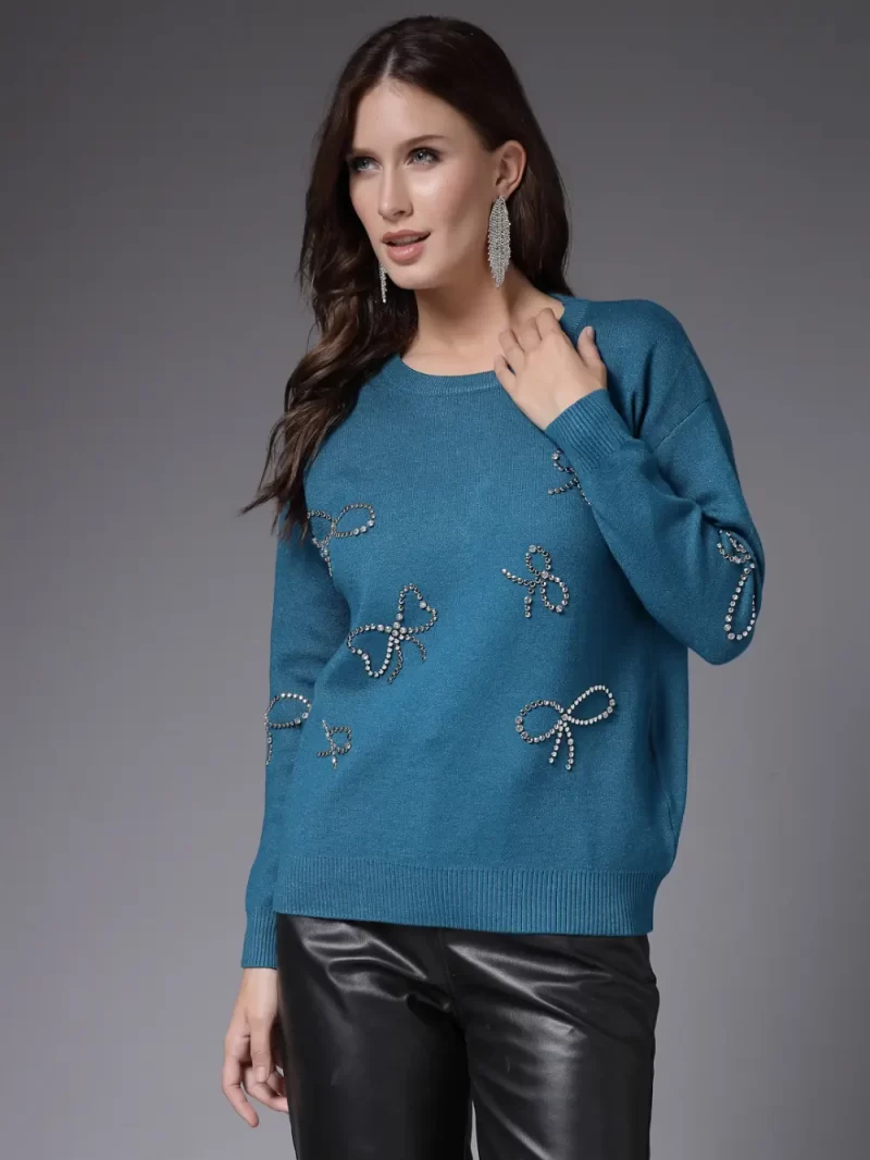 Round Neck Geomentric Embellished Sweaters