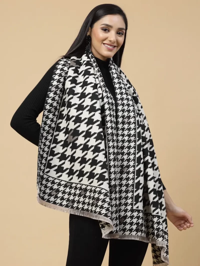 Checked Woven Design Fringed Stole