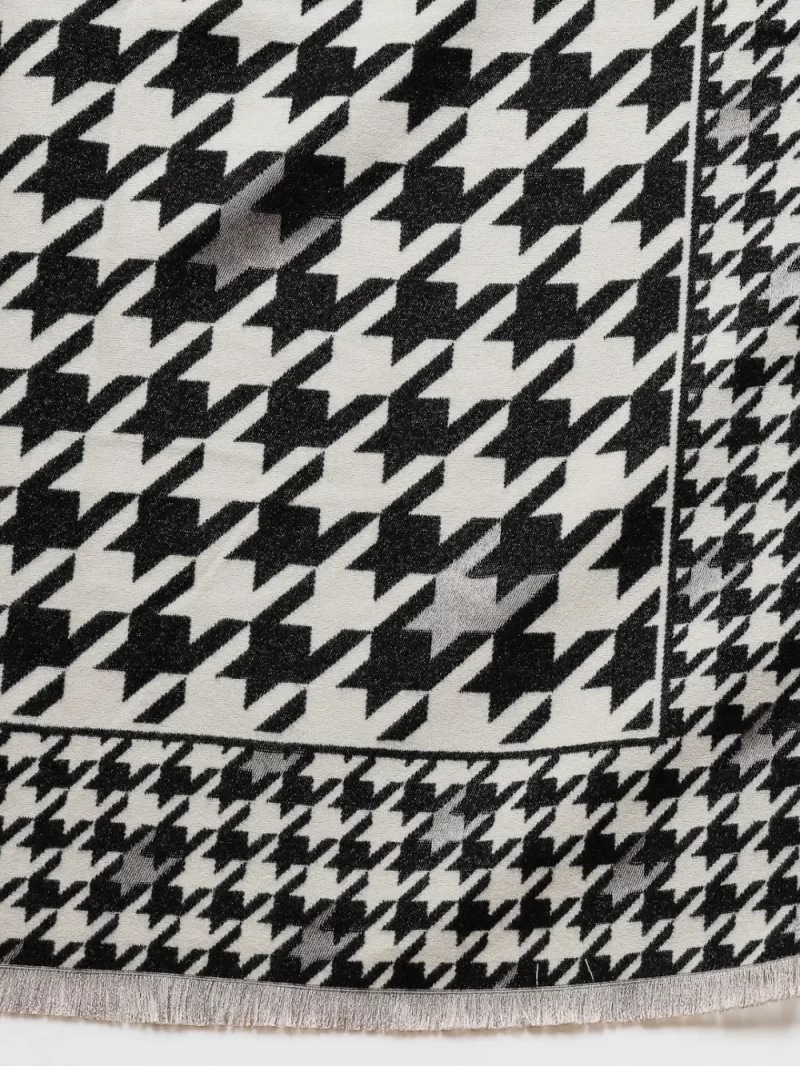 Checked Woven Design Fringed Stole