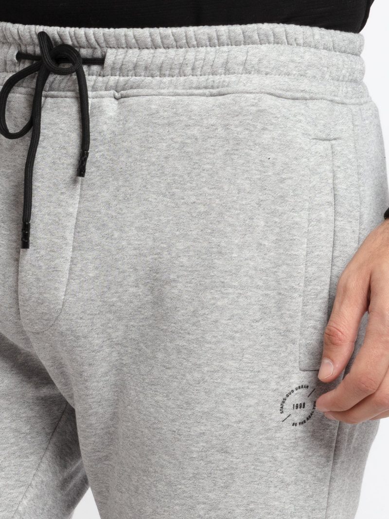 Men Solid Regular Fit Jogger