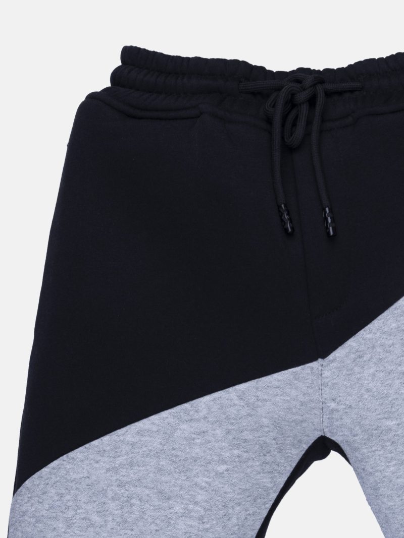 Boys Solid Regular Fit Trackpants