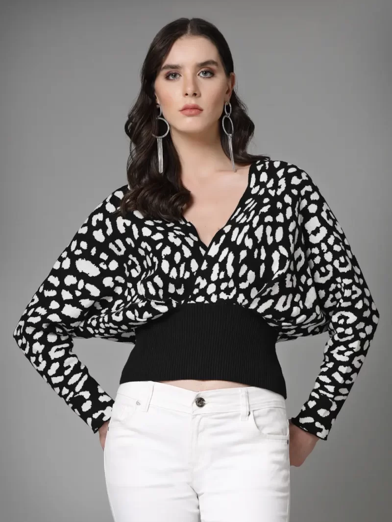 Animal Printed V-Neck Crop Pullover Sweater