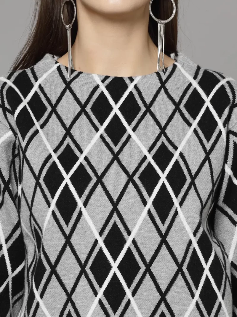 Argyle Printed Round Neck Pullover