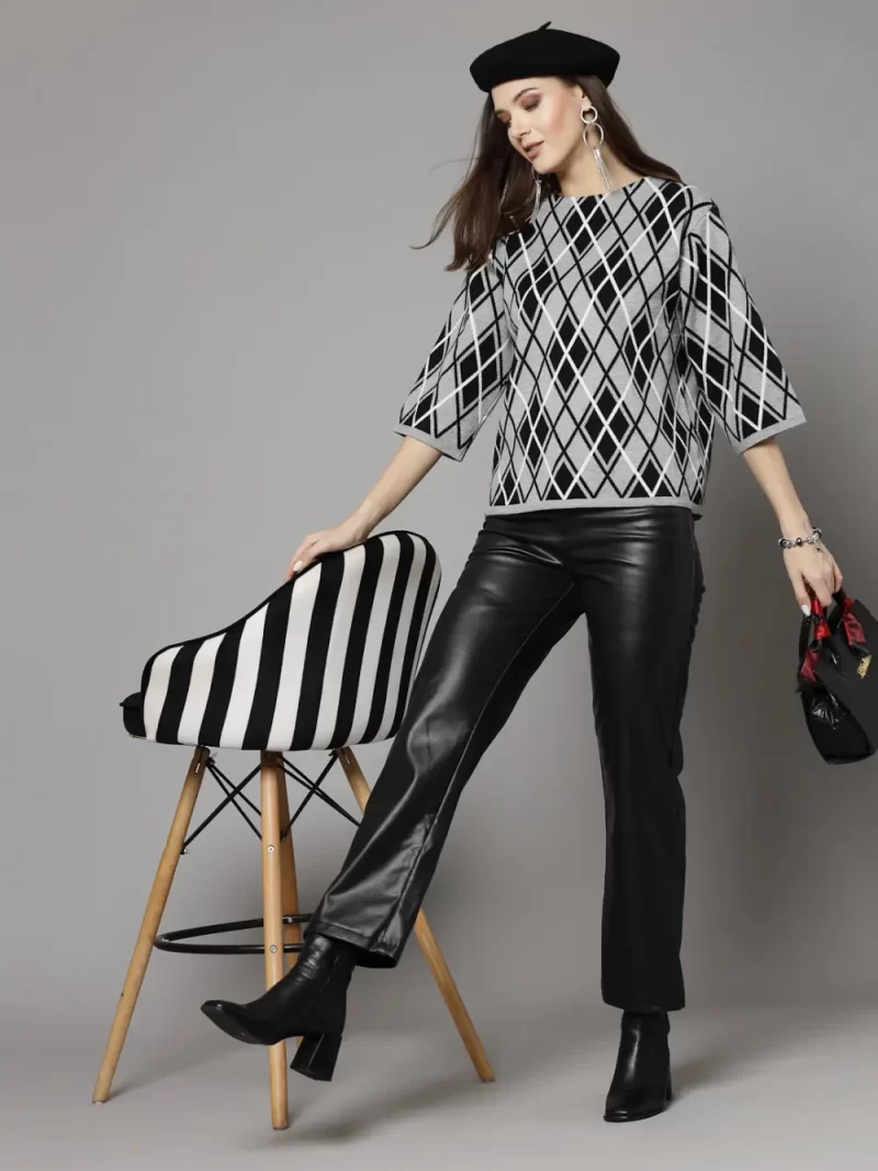 Argyle Printed Round Neck Pullover
