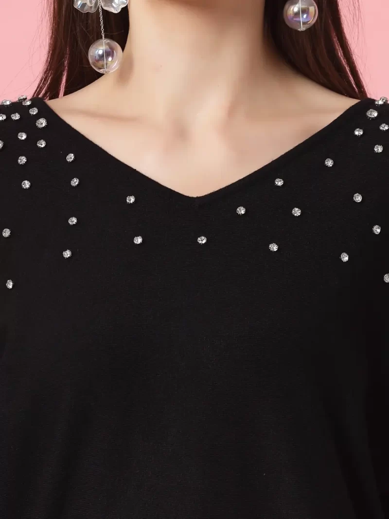 Long Sleeves V-Neck Pullover With Embellished Detail