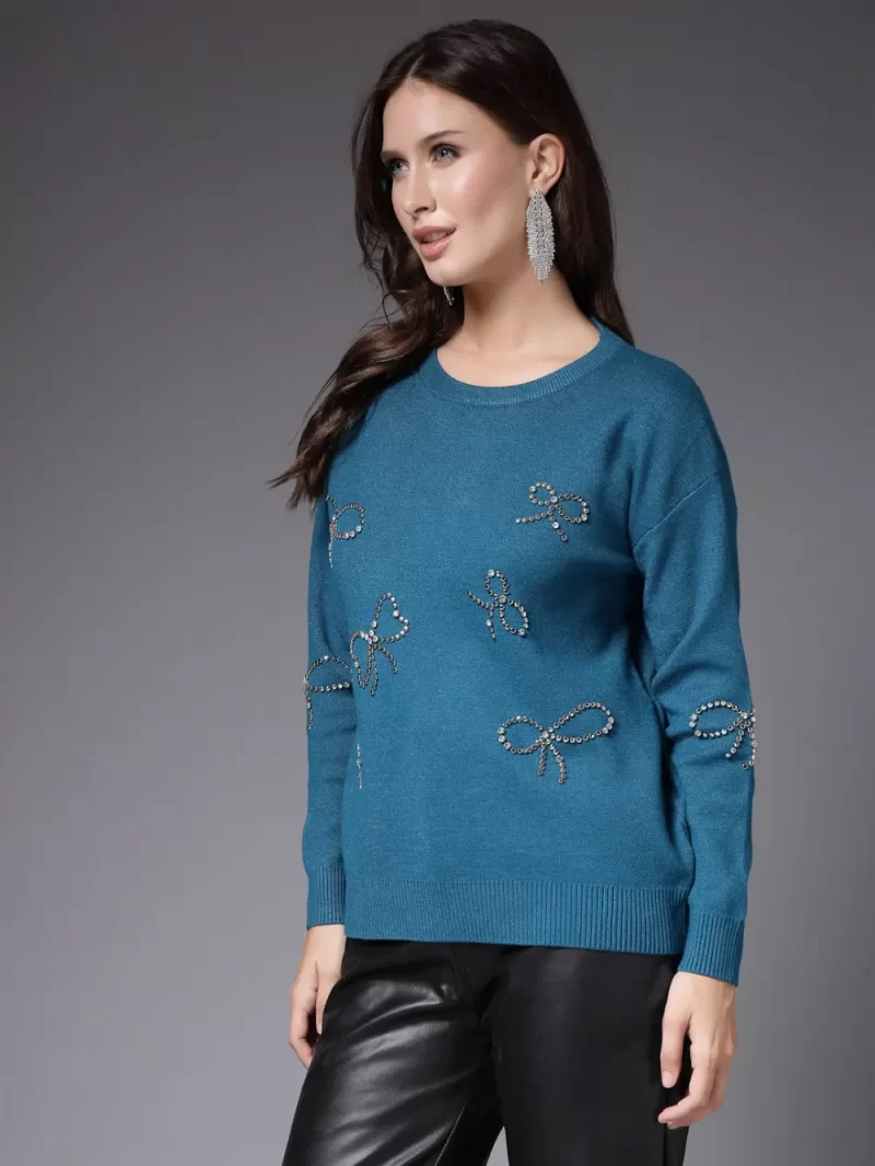 Round Neck Geomentric Embellished Sweaters