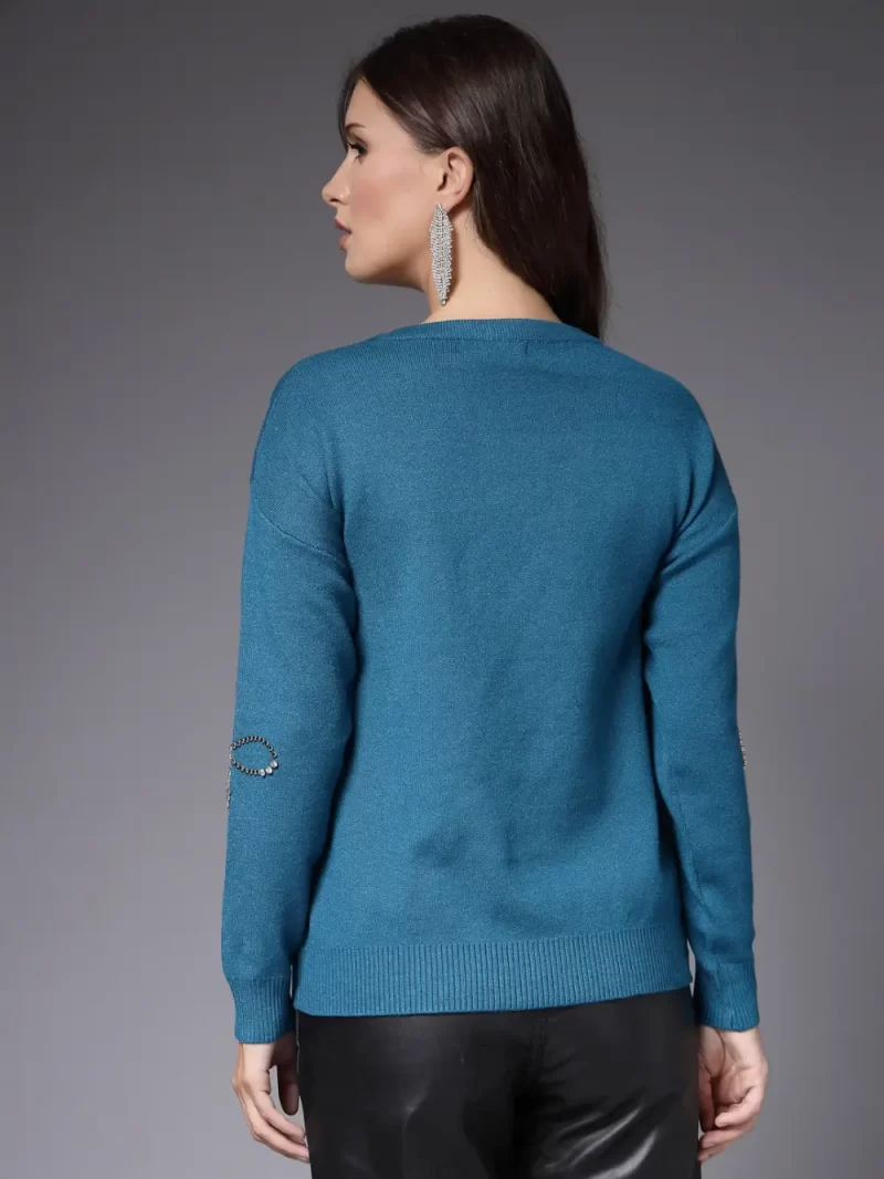 Round Neck Geomentric Embellished Sweaters