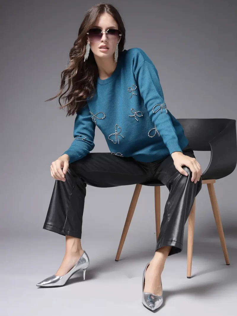 Round Neck Geomentric Embellished Sweaters