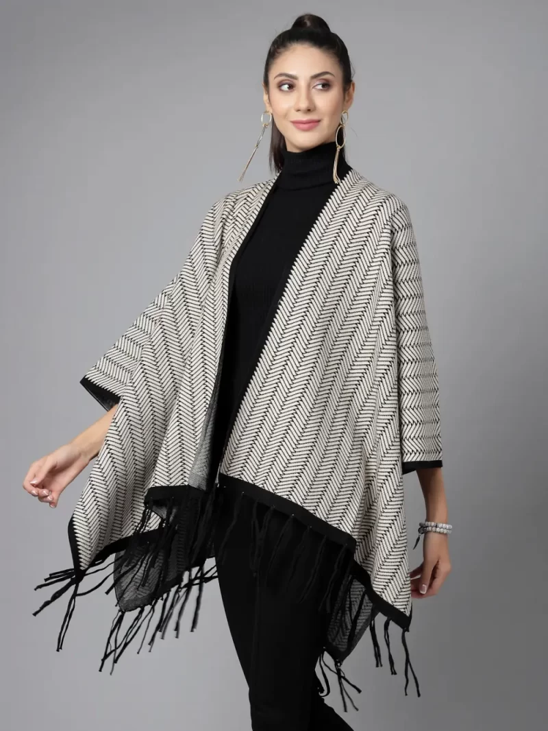 Women Printed Longline Poncho With Fringed Detail