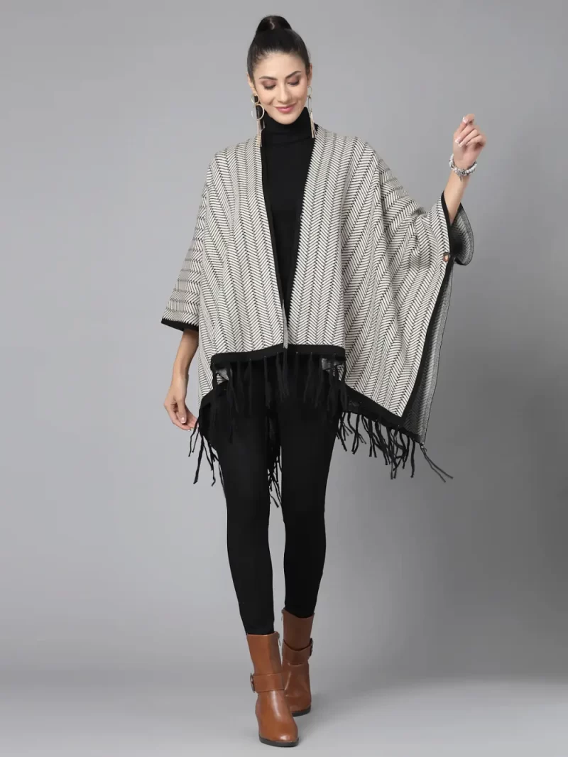 Women Printed Longline Poncho With Fringed Detail