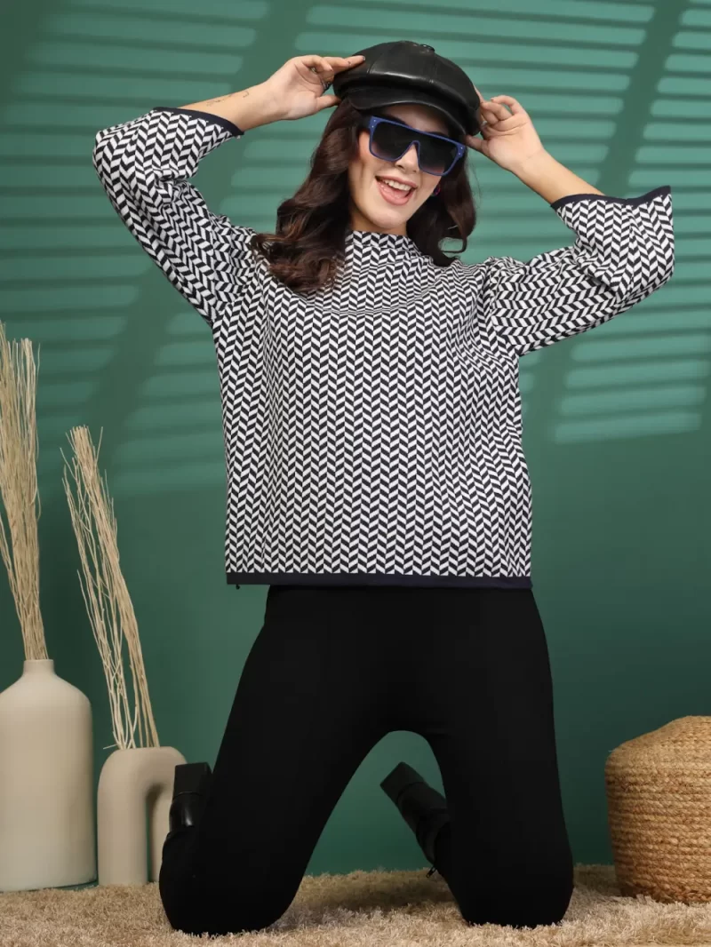 Women Abstract Printed Round Neck Top