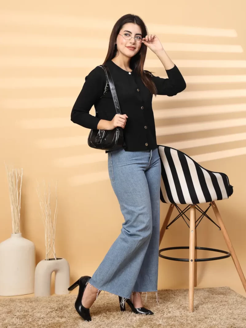 Women Solid Round Neck Top