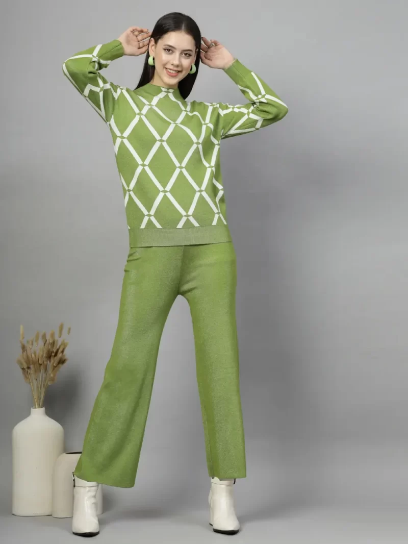 Embellished Round Neck Sweatshirt With Trouser