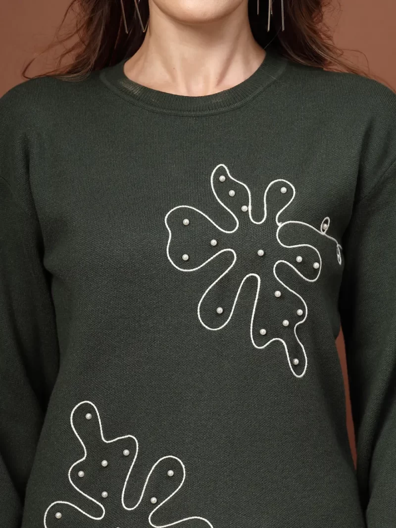 Women Embellished Round Neck Top