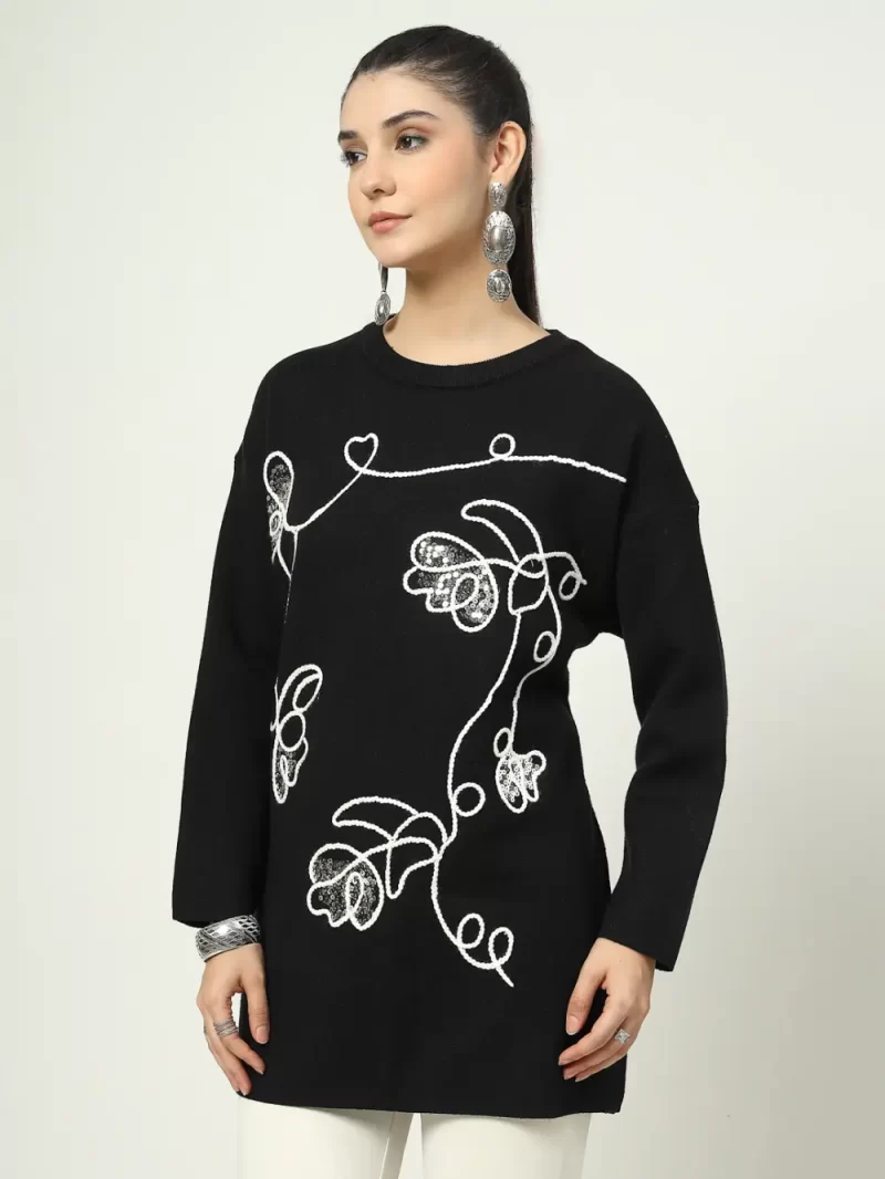 Women Embellished Round Neck Top