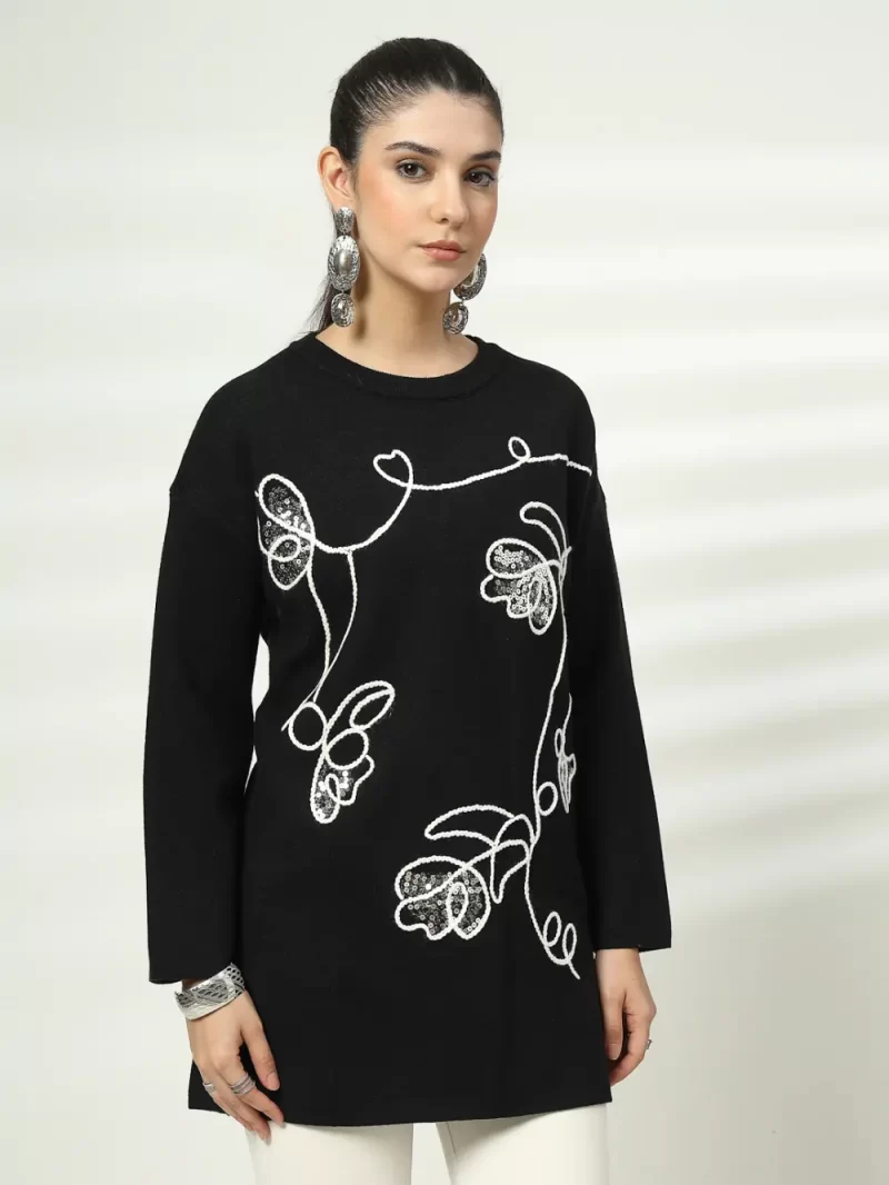 Women Embellished Round Neck Top