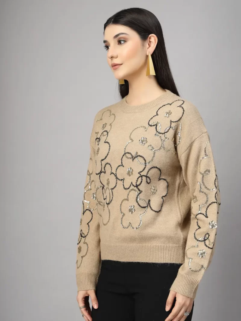 Women Embellished Round Neck Top