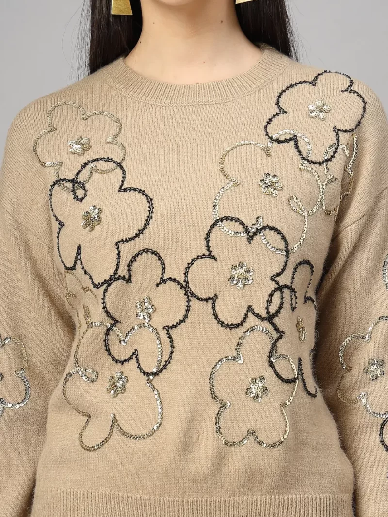 Women Embellished Round Neck Top