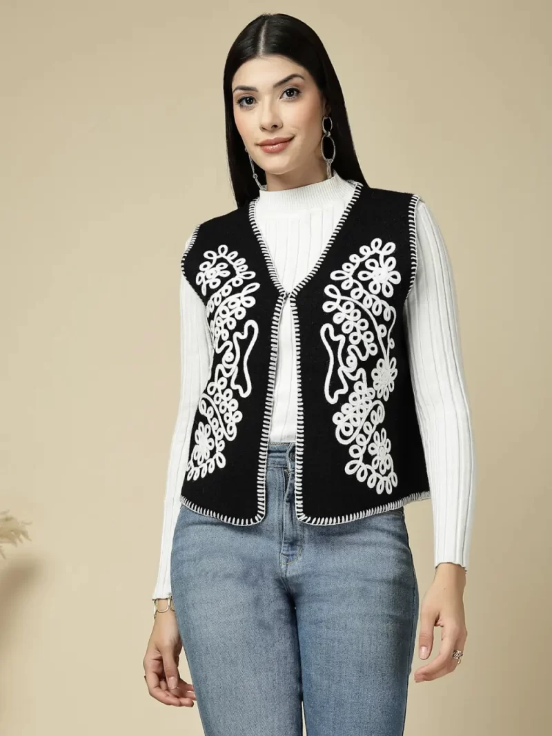 Women Embroidered Front-Open Jacket With Top