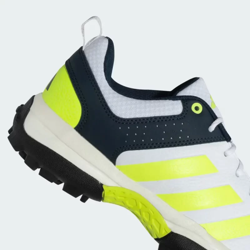 Crinu 24 Cricket Shoes