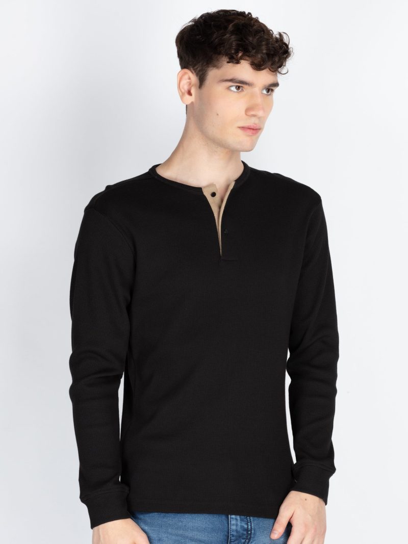Status Quo Men'S Solid Henley Neck T-Shirt