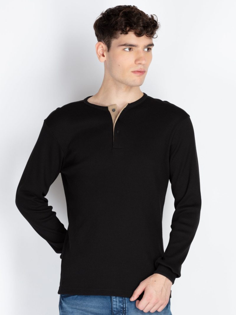 Status Quo Men'S Solid Henley Neck T-Shirt