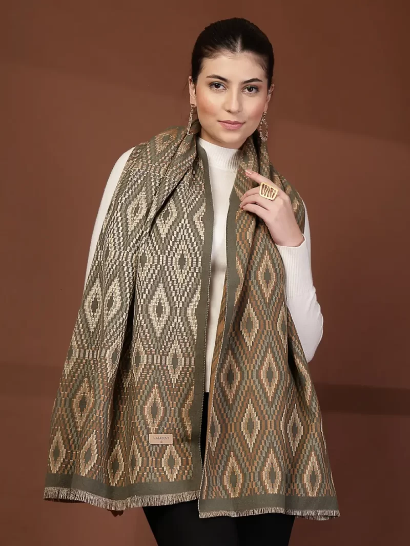 Mafadeny Women Geometric Patterned Stall