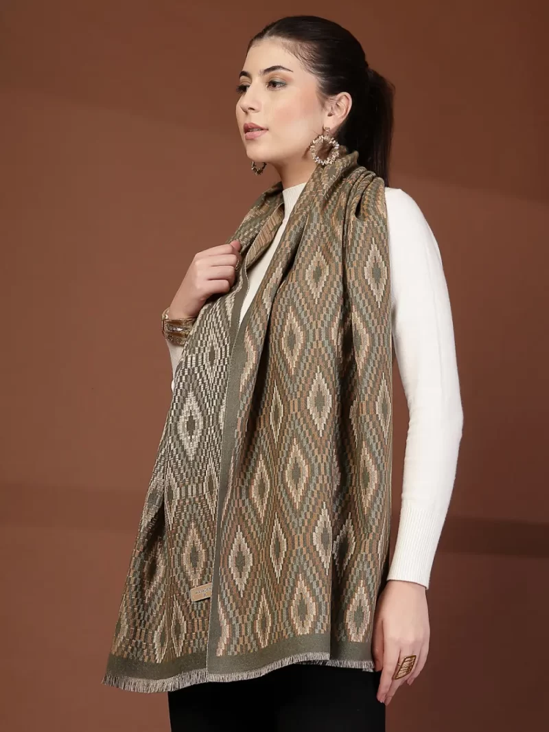 Mafadeny Women Geometric Patterned Stall