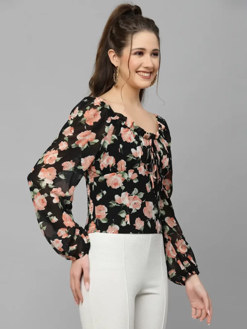 Women’S Floral Crop Top With Square Neck And Long Sleeves