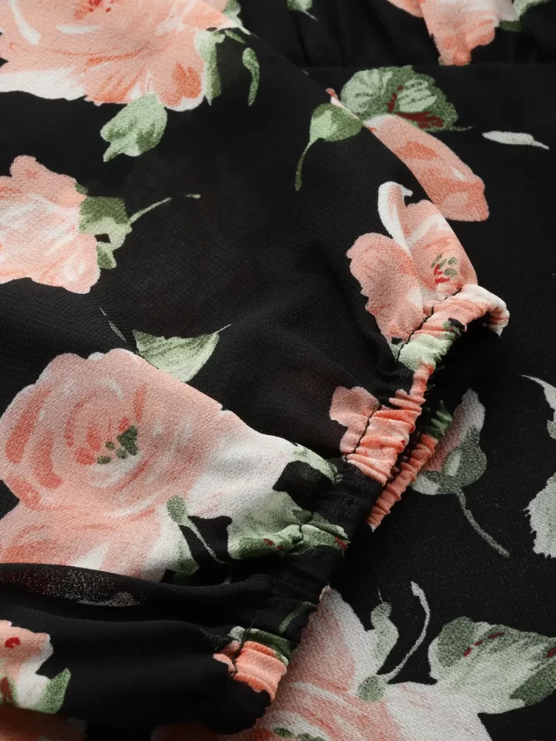 Women’S Floral Crop Top With Square Neck And Long Sleeves