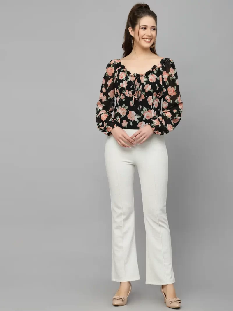 Women’S Floral Crop Top With Square Neck And Long Sleeves