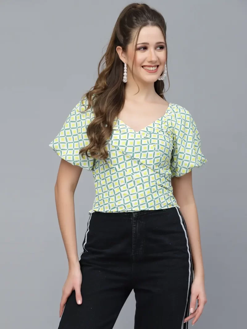Women’S Printed Crop Top With V-Neck